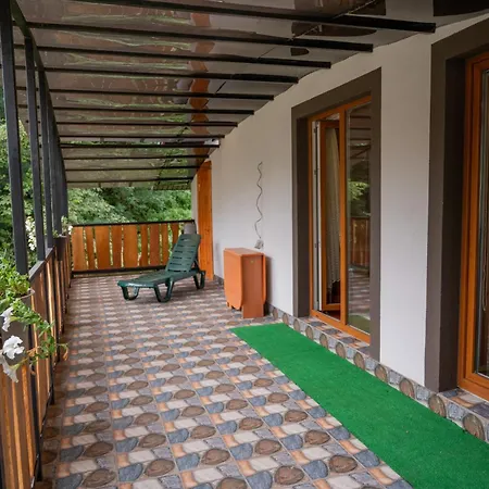 кичера Lodge