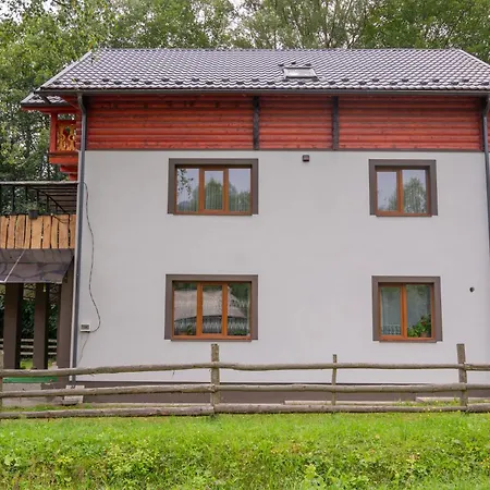 кичера Lodge